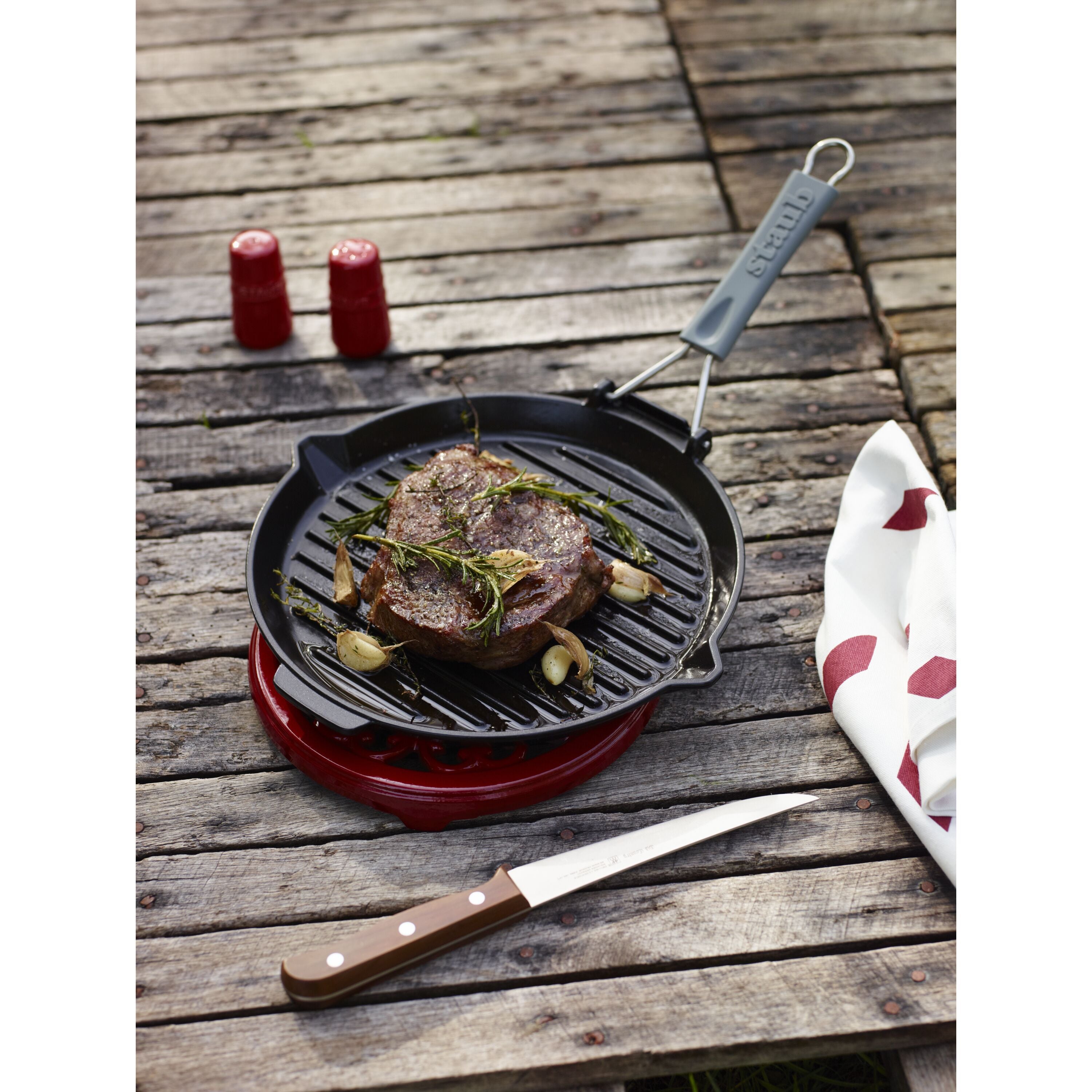 Staub Grill pan with pouring spout | round | cast iron